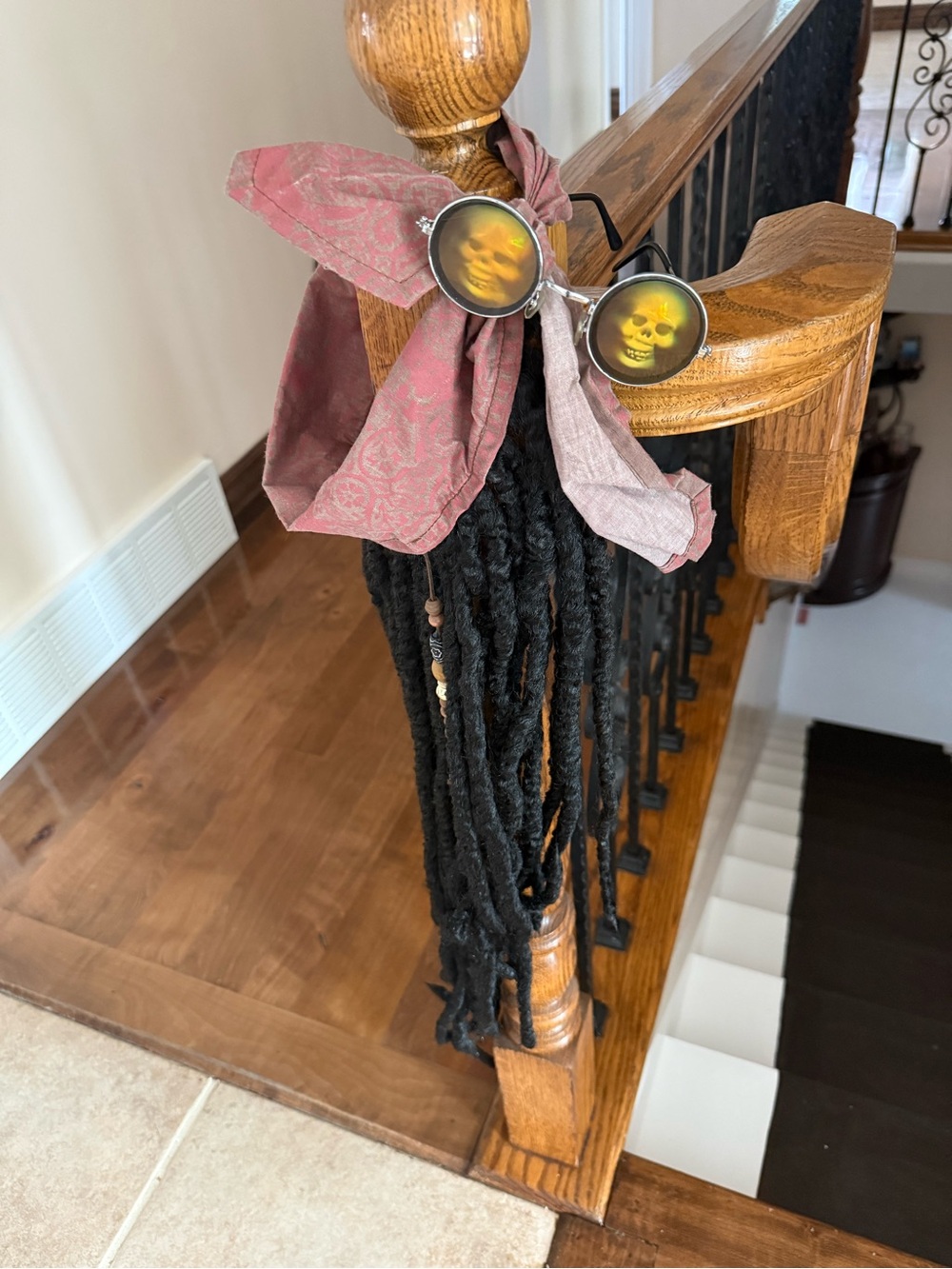 NEW! Disneyland Pirates of the Caribbean wig and glasses one size